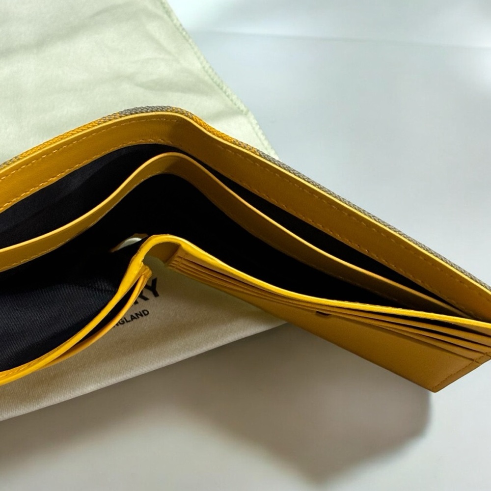 Yellow Burberry Vintage Check Bifold Wallet - Picture 4 of 8